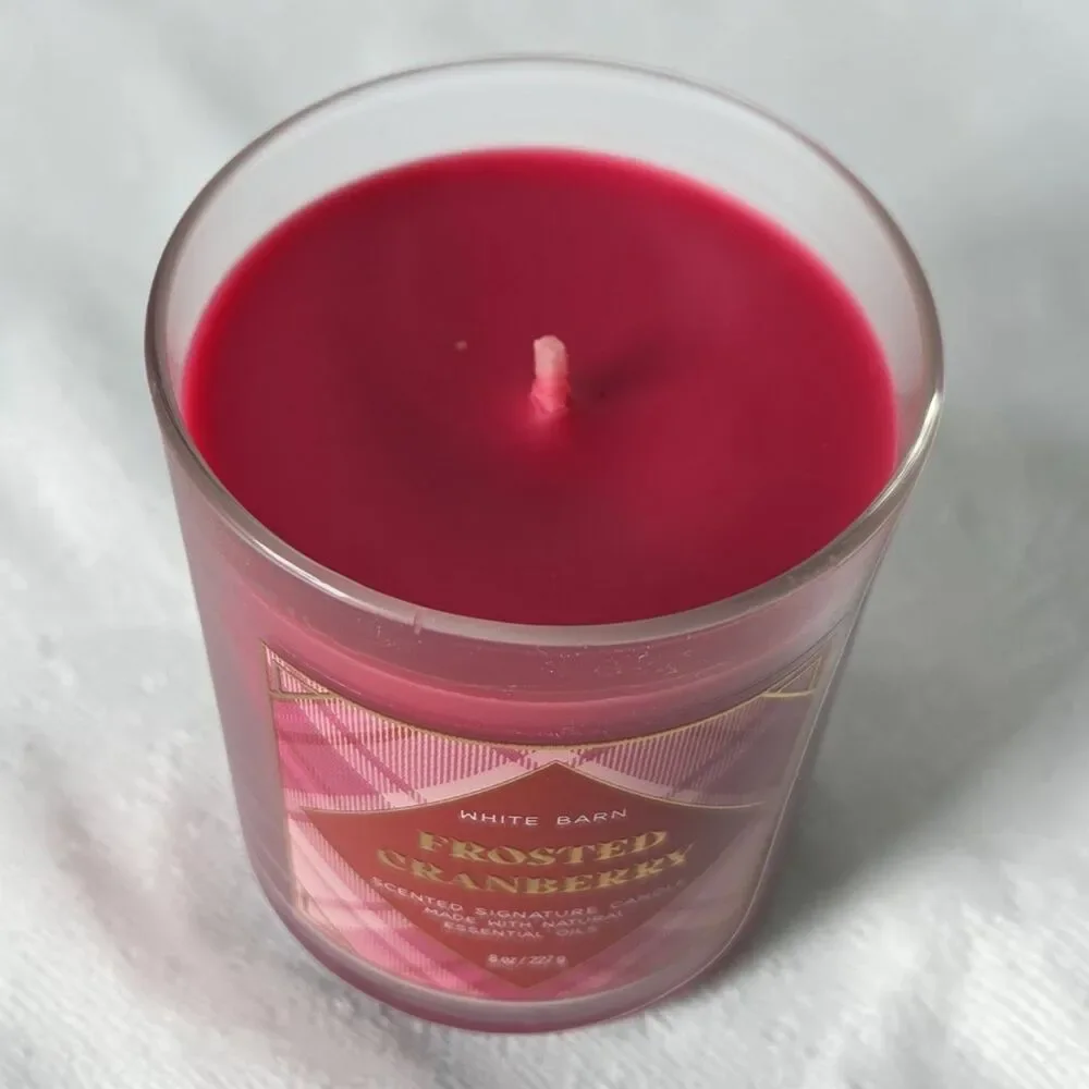 Bath & Body Works White Barn Frosted Cranberry Single Wick Candle 8 oz New